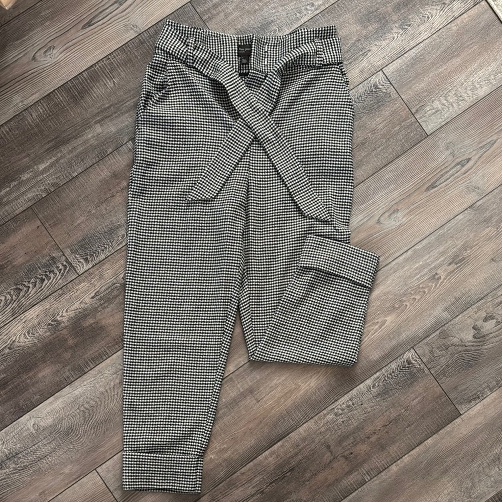 Free Press Black and White Ankle Cropped Pants